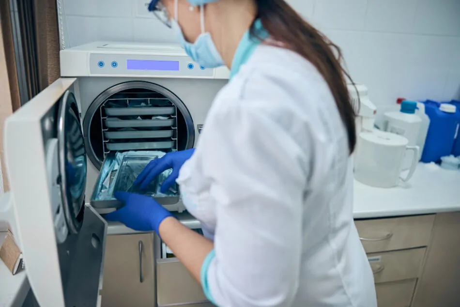 Работа в США для русскоязычных: почему профессия Sterile Processing Technician — реальный старт